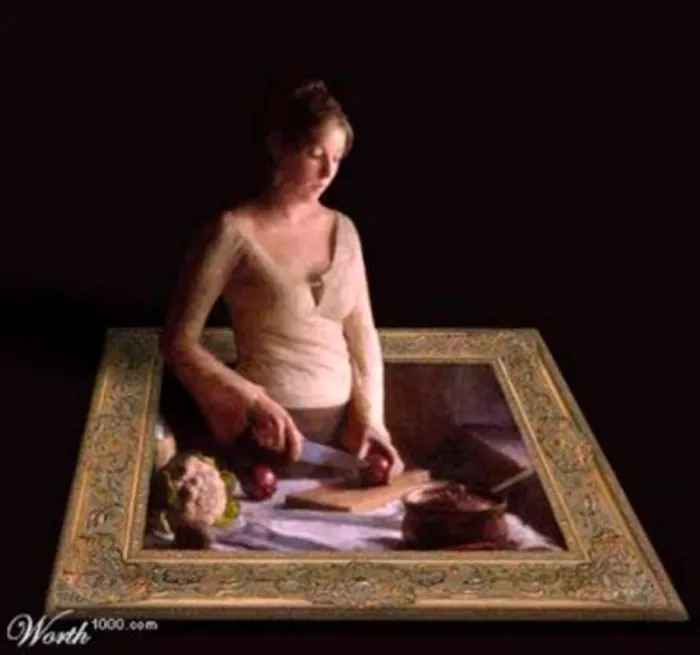 Ilusión óptica de una mujer que sale de una pintura dentro de un marco y prepara comida sobre una mesa